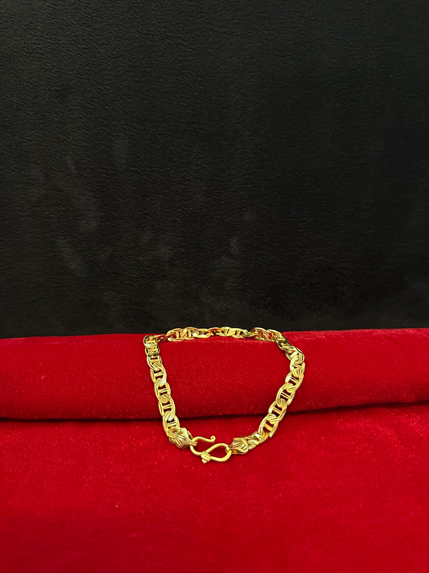 Golden Emperor Bracelet- 150 Milligram Gold Forming, 8-Inch Length, 10 Grams