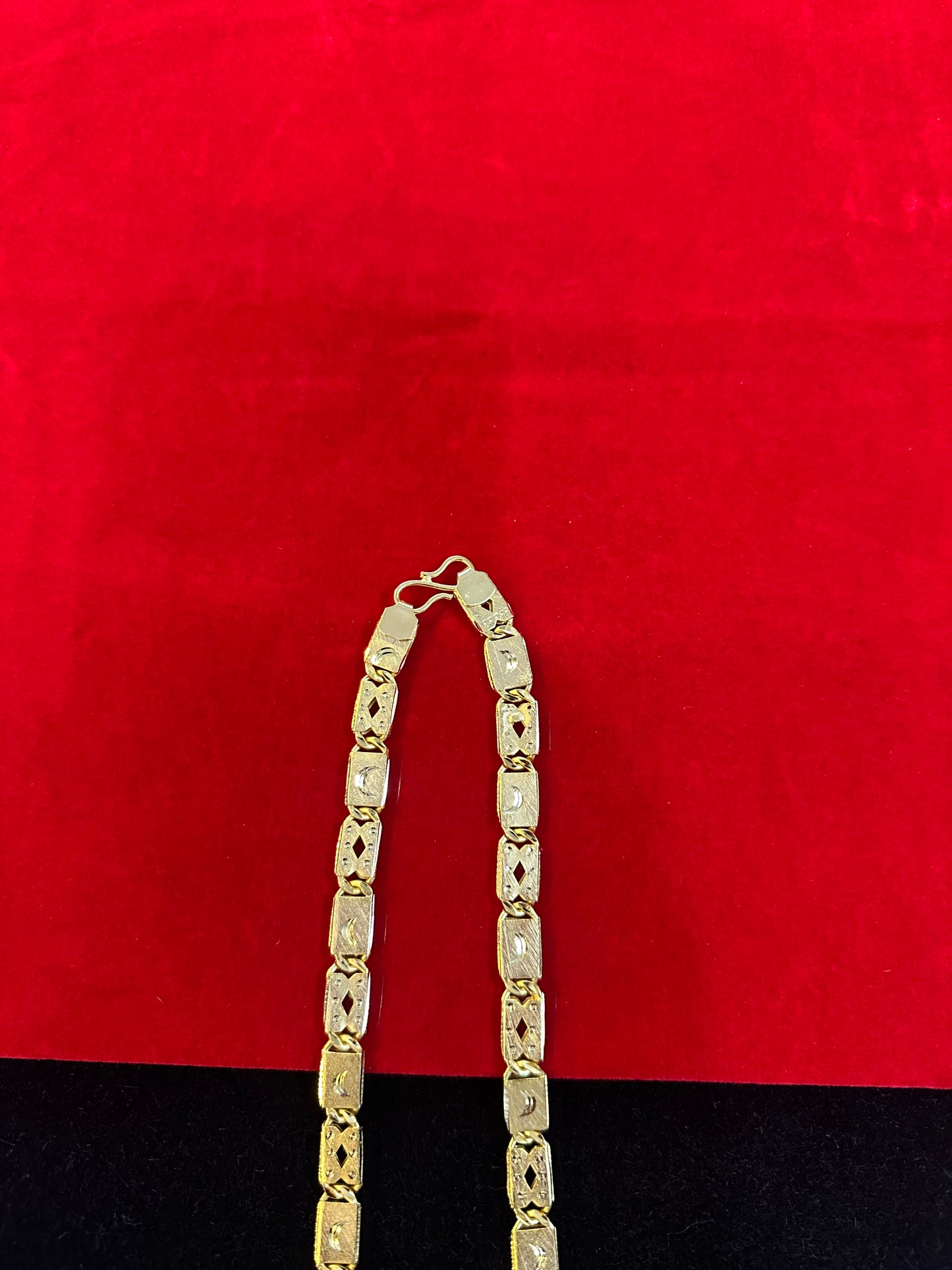 Maharaja  Chain-250 Milligram Gold Forming, 18-22 Inch Length, 29g