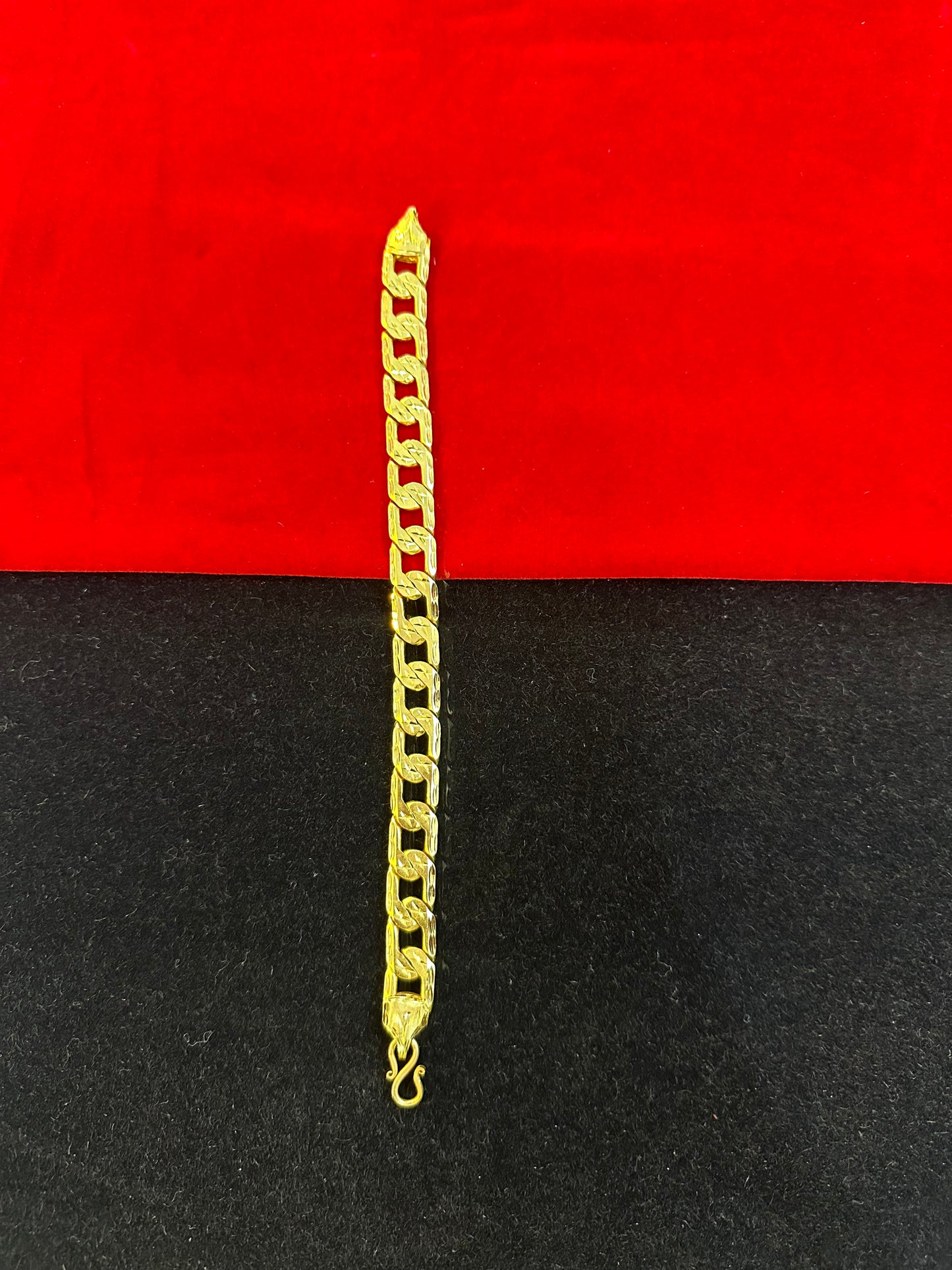Elegant Leafy Links Bracelet- 100 Milligram Gold Forming, 8-Inch Length, 16 Grams