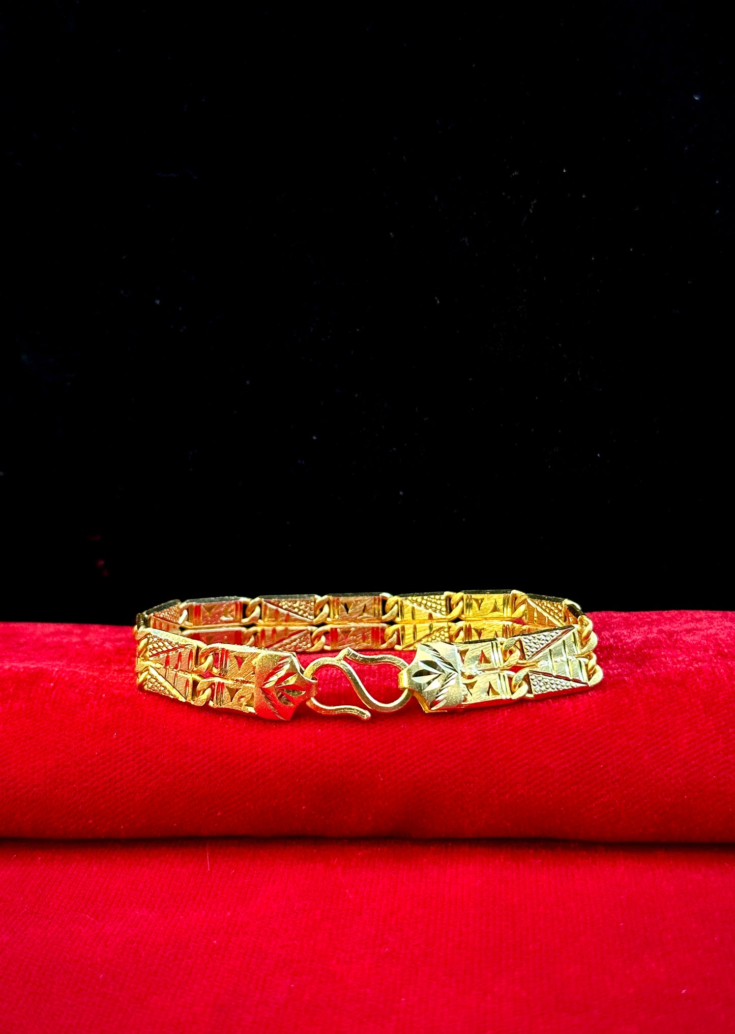 Rajwadi Twin Link Bracelet- 150 Milligram Gold Forming, 8-Inch Length, 17 Grams