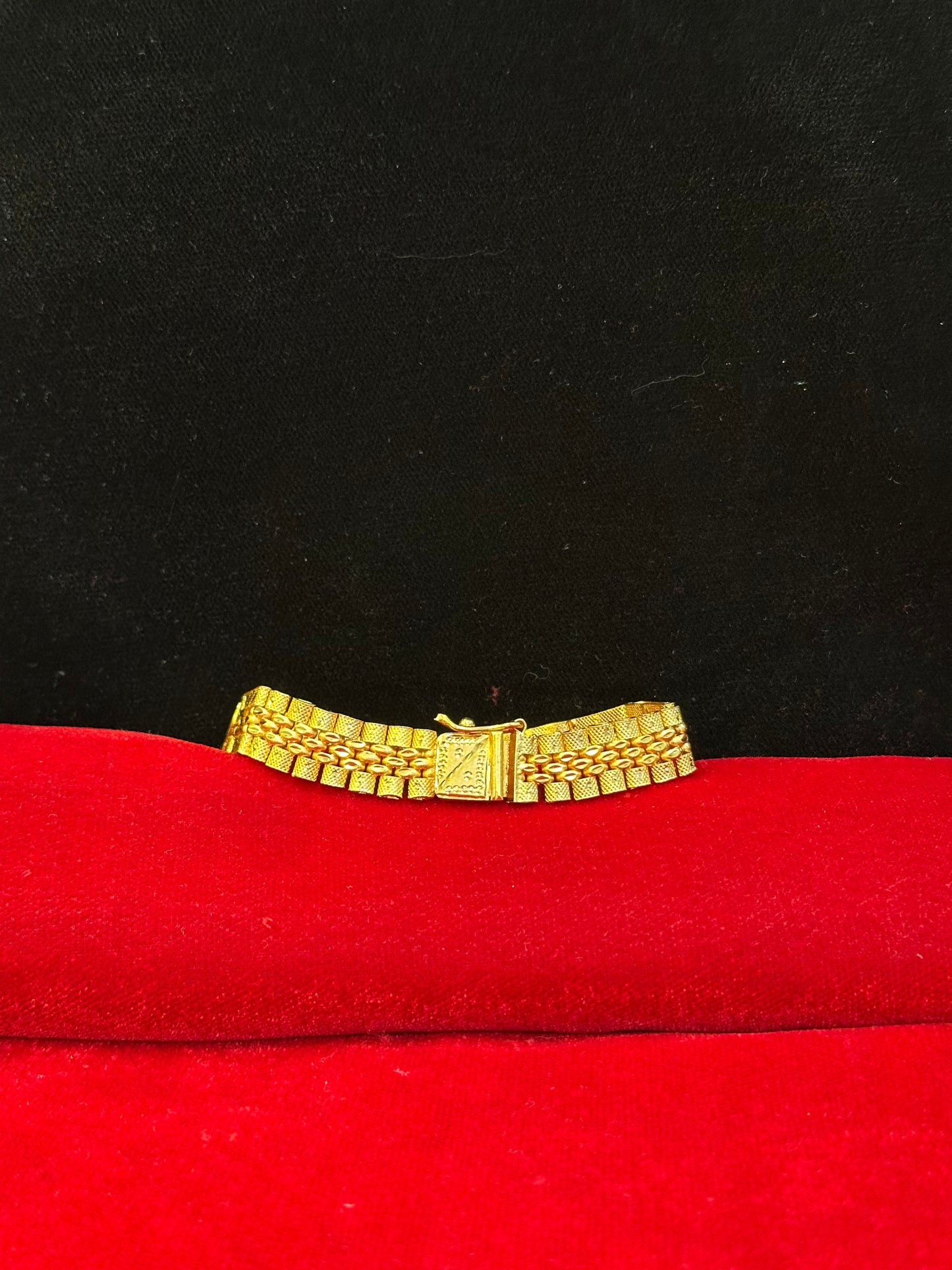 Rajwadi Box Bracelet- 200 Milligram Gold Forming, 8-Inch Length, 25 Grams