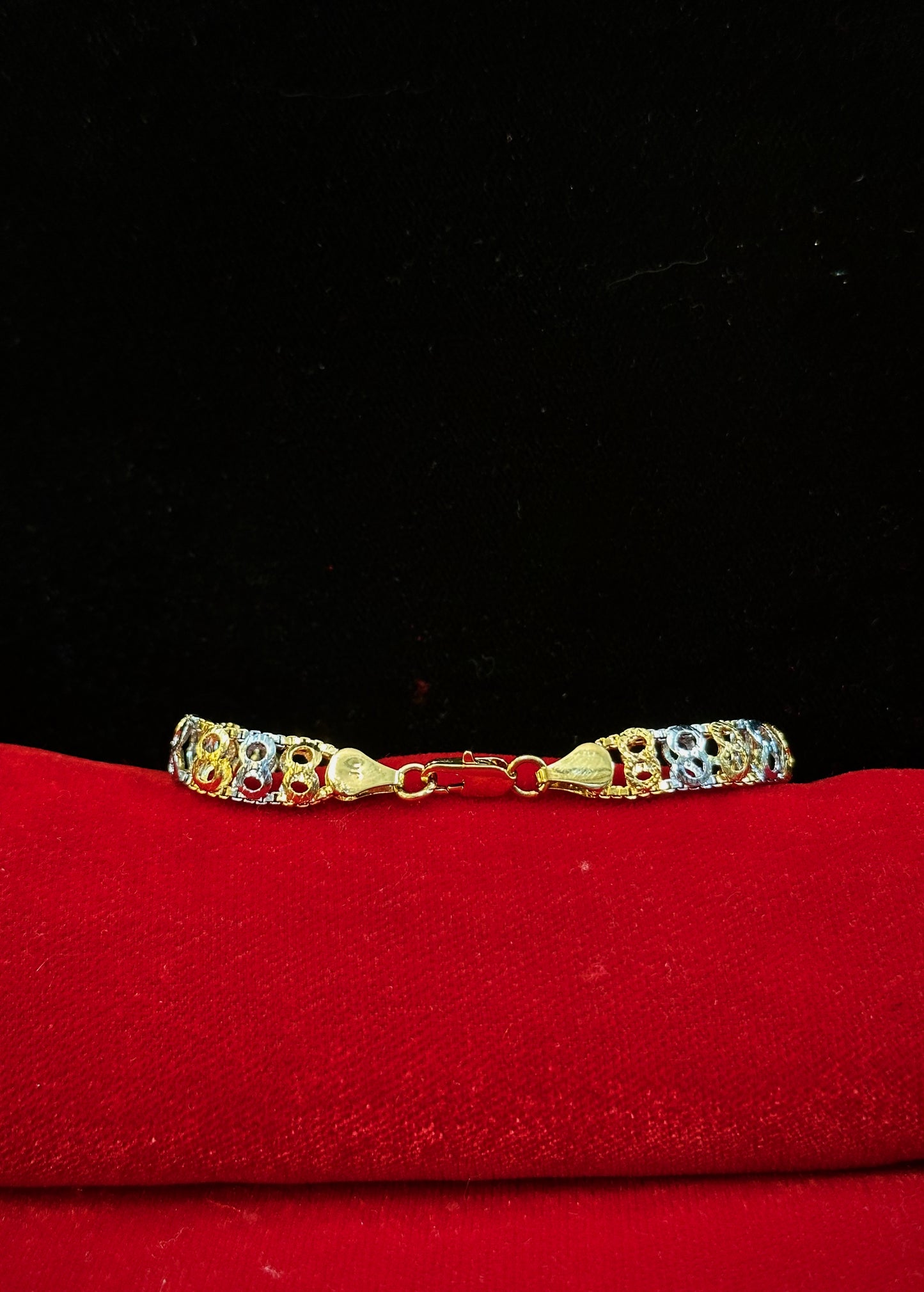 Phoolmala  Bracelet- 100 Milligram Gold Forming, 8-Inch Length, 14 Grams