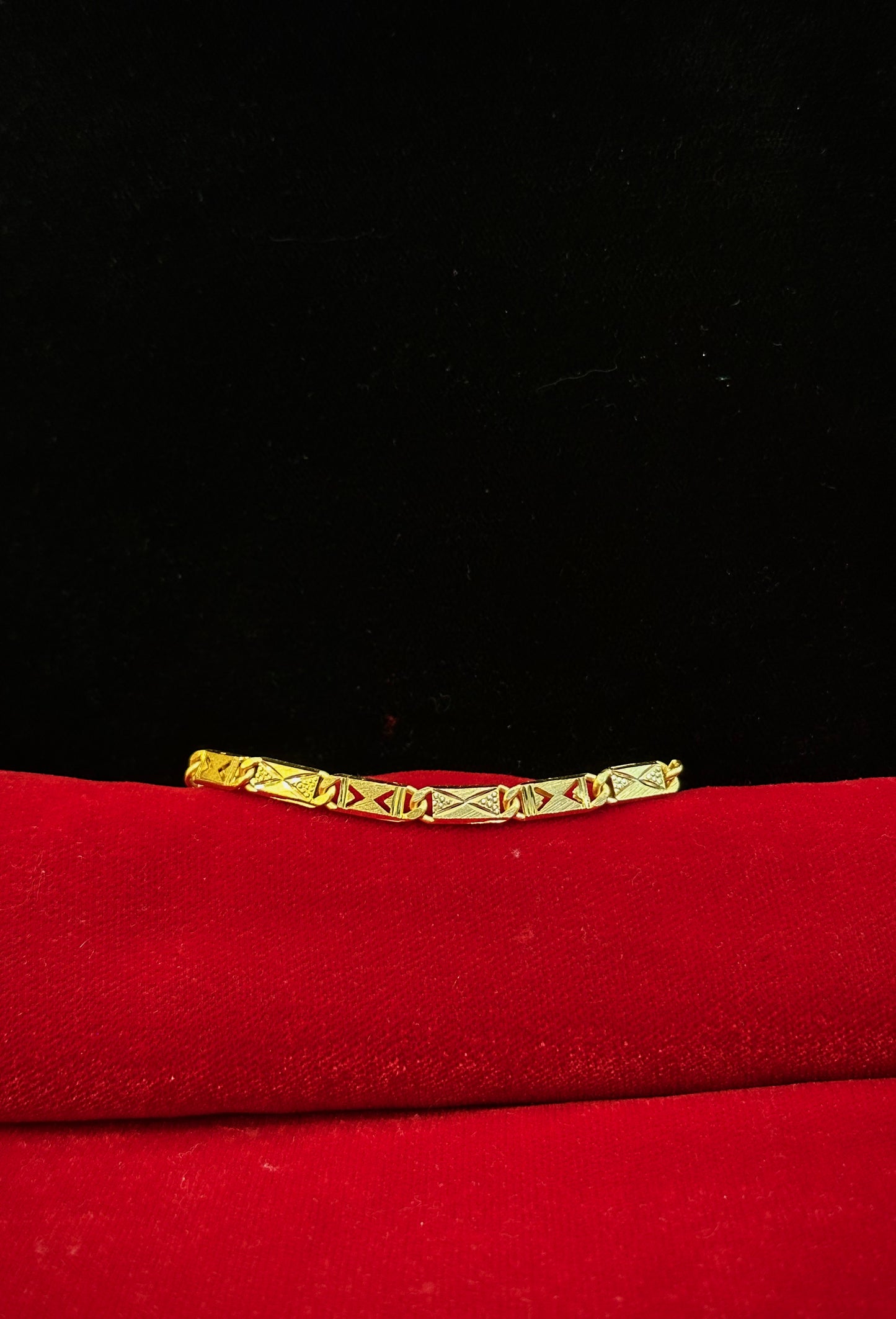 Sankalp  Bracelet- 100 Milligram Gold Forming, 8-Inch Length, 12 Grams