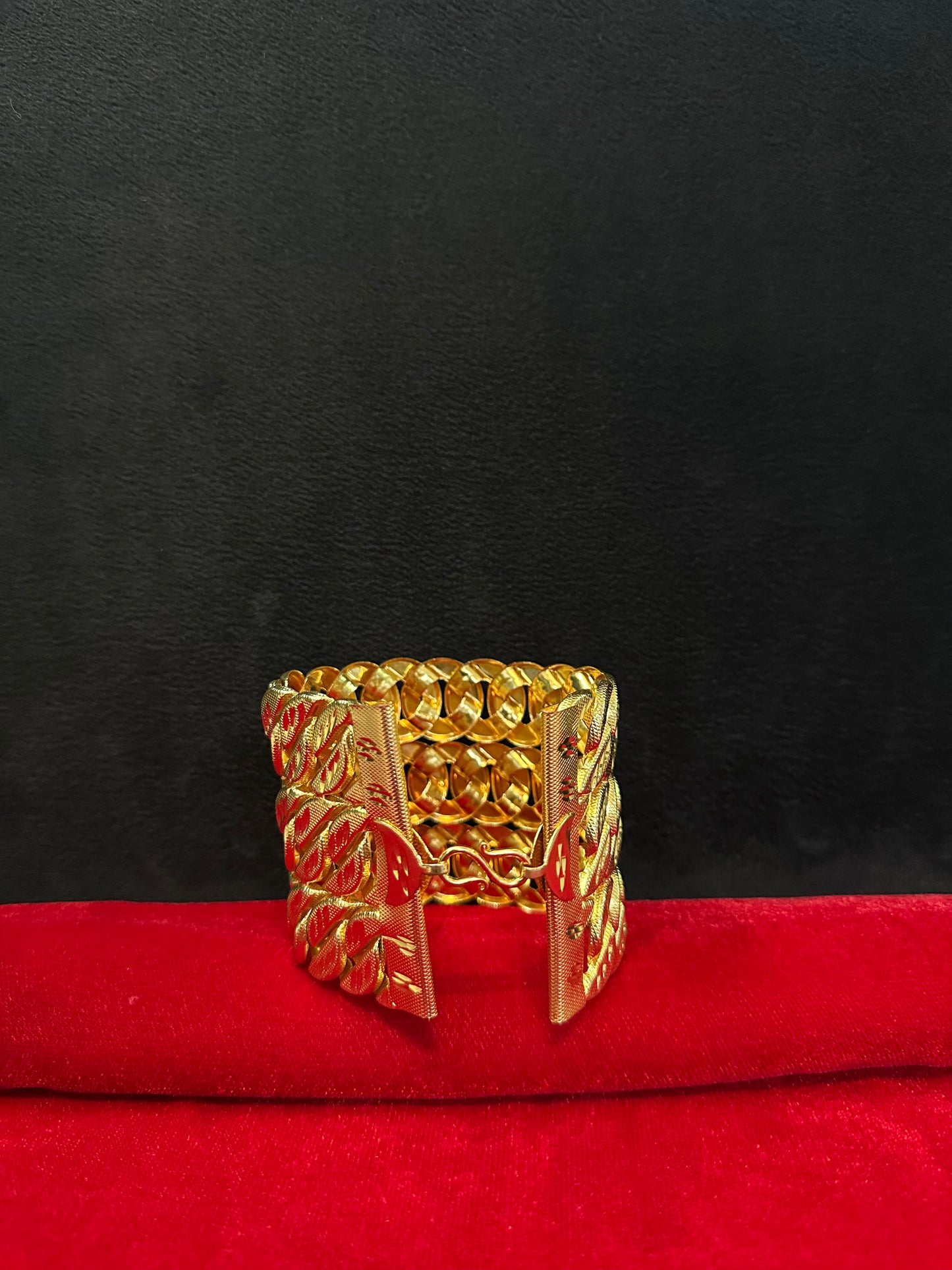 Broad Empress Layer Bracelet- 250 Milligram Gold Forming, 8-Inch Length, 19 Grams