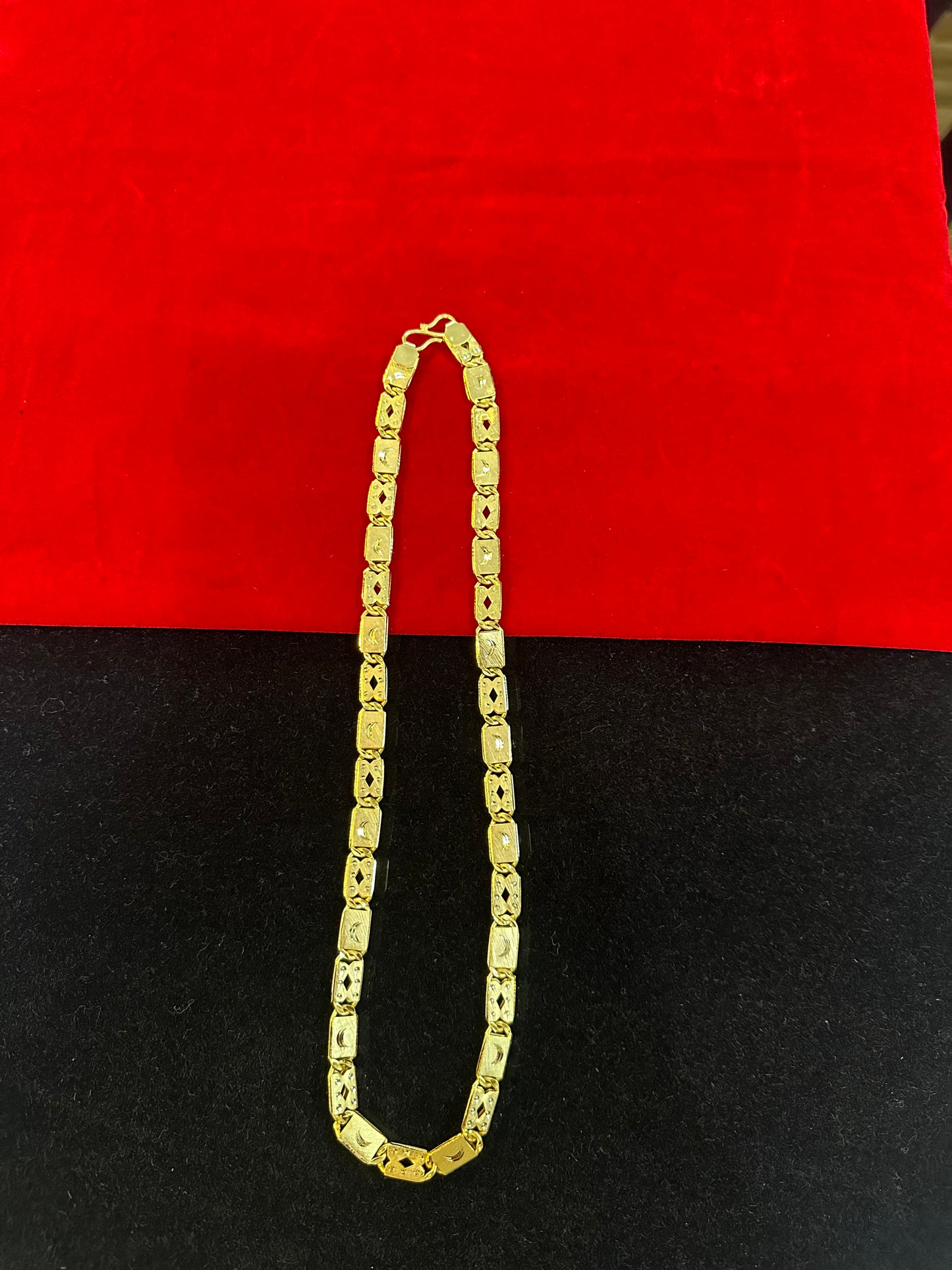 Maharaja  Chain-250 Milligram Gold Forming, 18-22 Inch Length, 29g