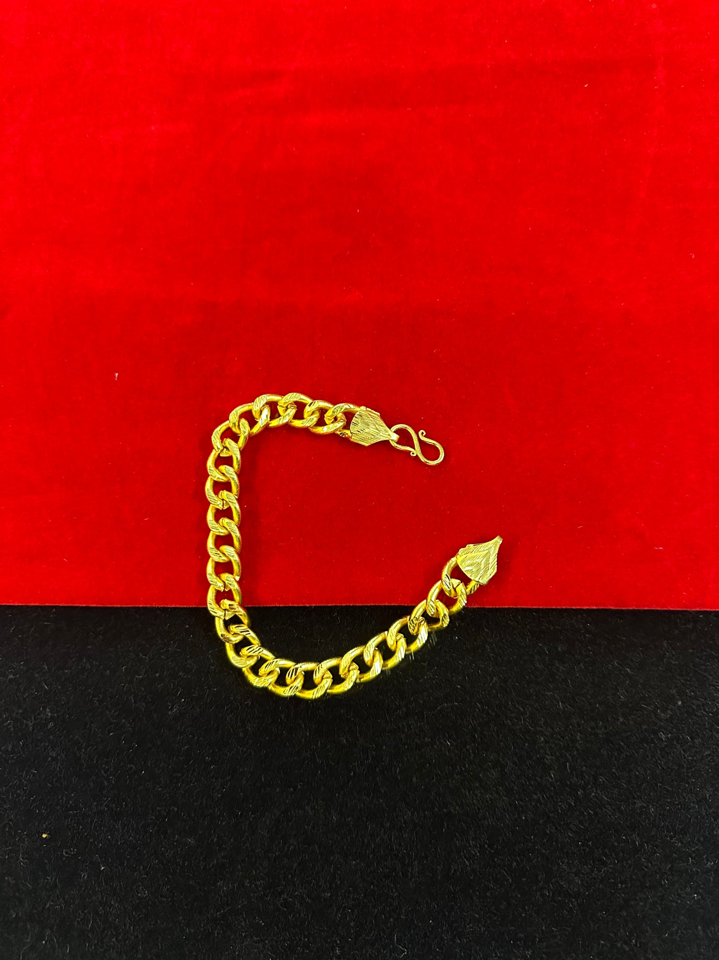 Leaf Crown Bracelet- 100 Milligram Gold Forming, 8-Inch Length, 13 Grams