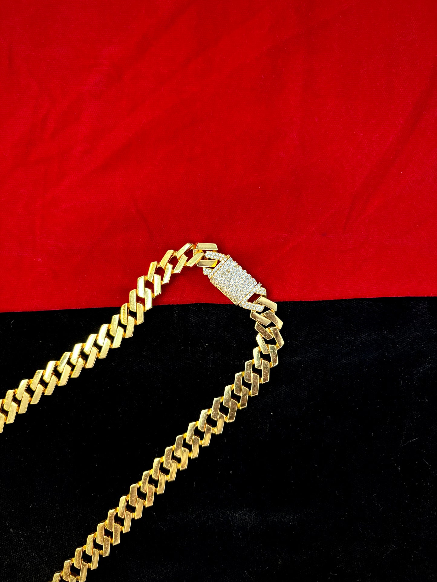 Shiny Bar Chain- 300 Milligram Gold Forming, 18-22 Inch Length, 37g