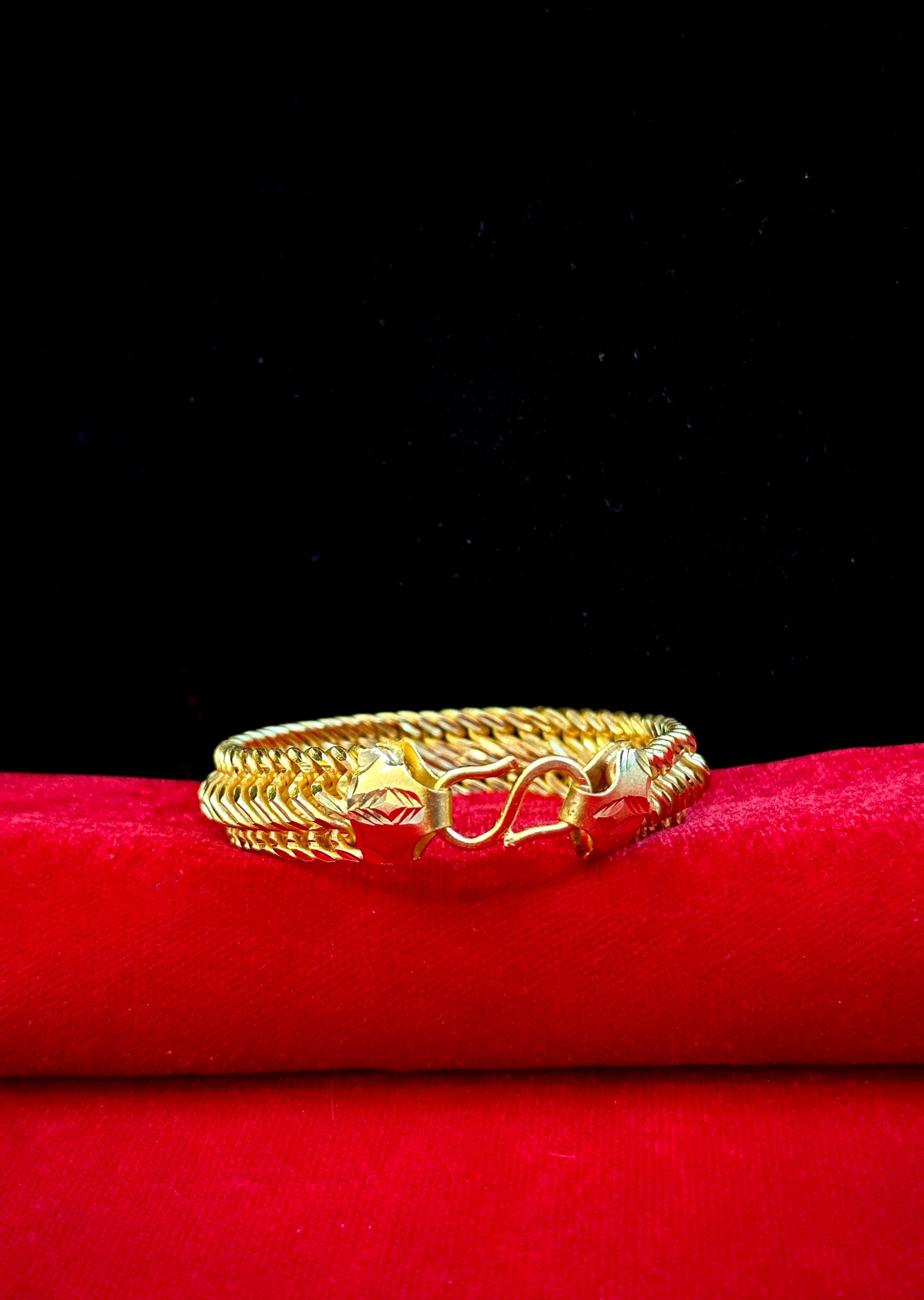 Regal Weave Bracelet- 200 Milligram Gold Forming, 8-Inch Length, 25 Grams