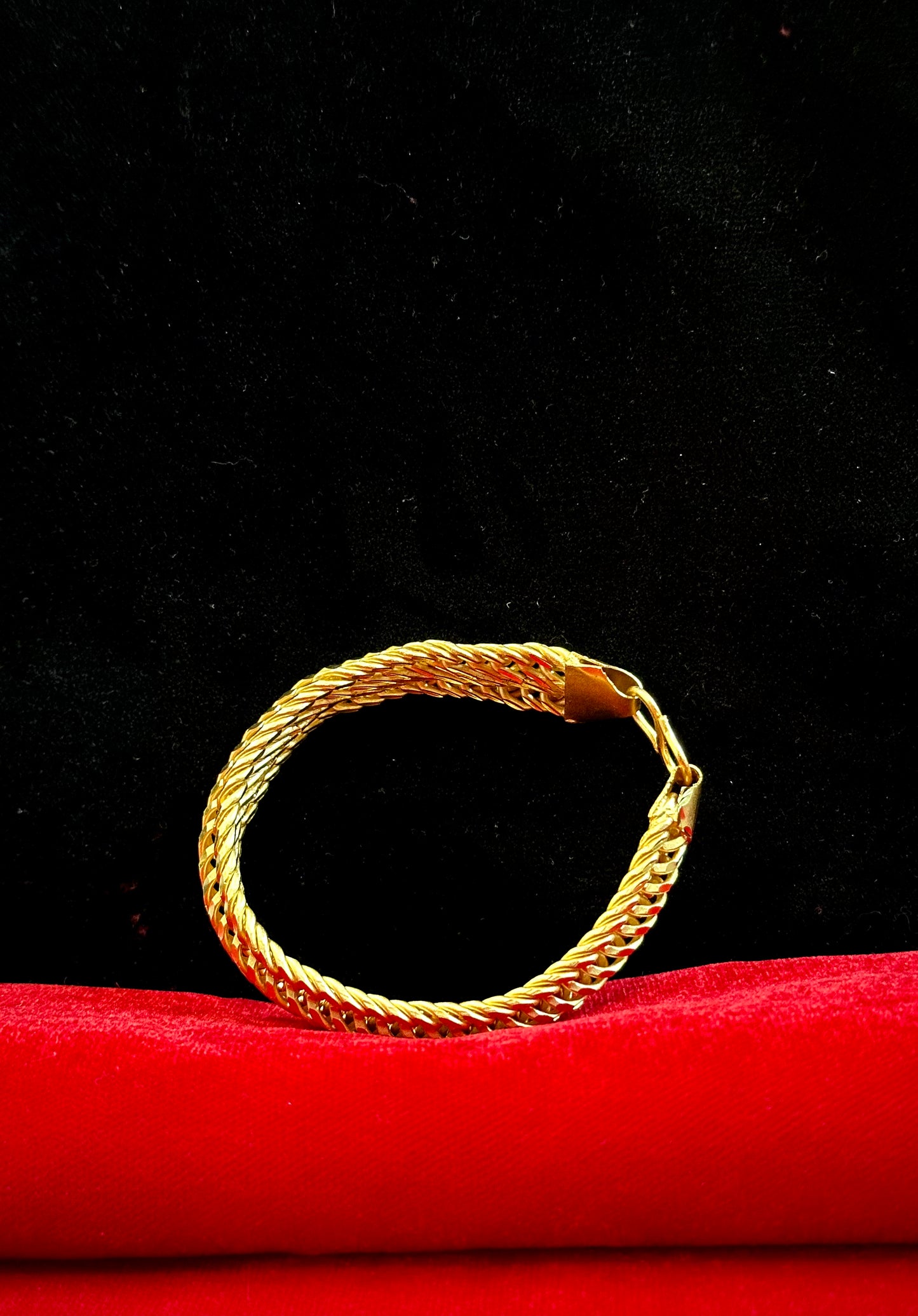 Regal Weave Bracelet- 200 Milligram Gold Forming, 8-Inch Length, 25 Grams
