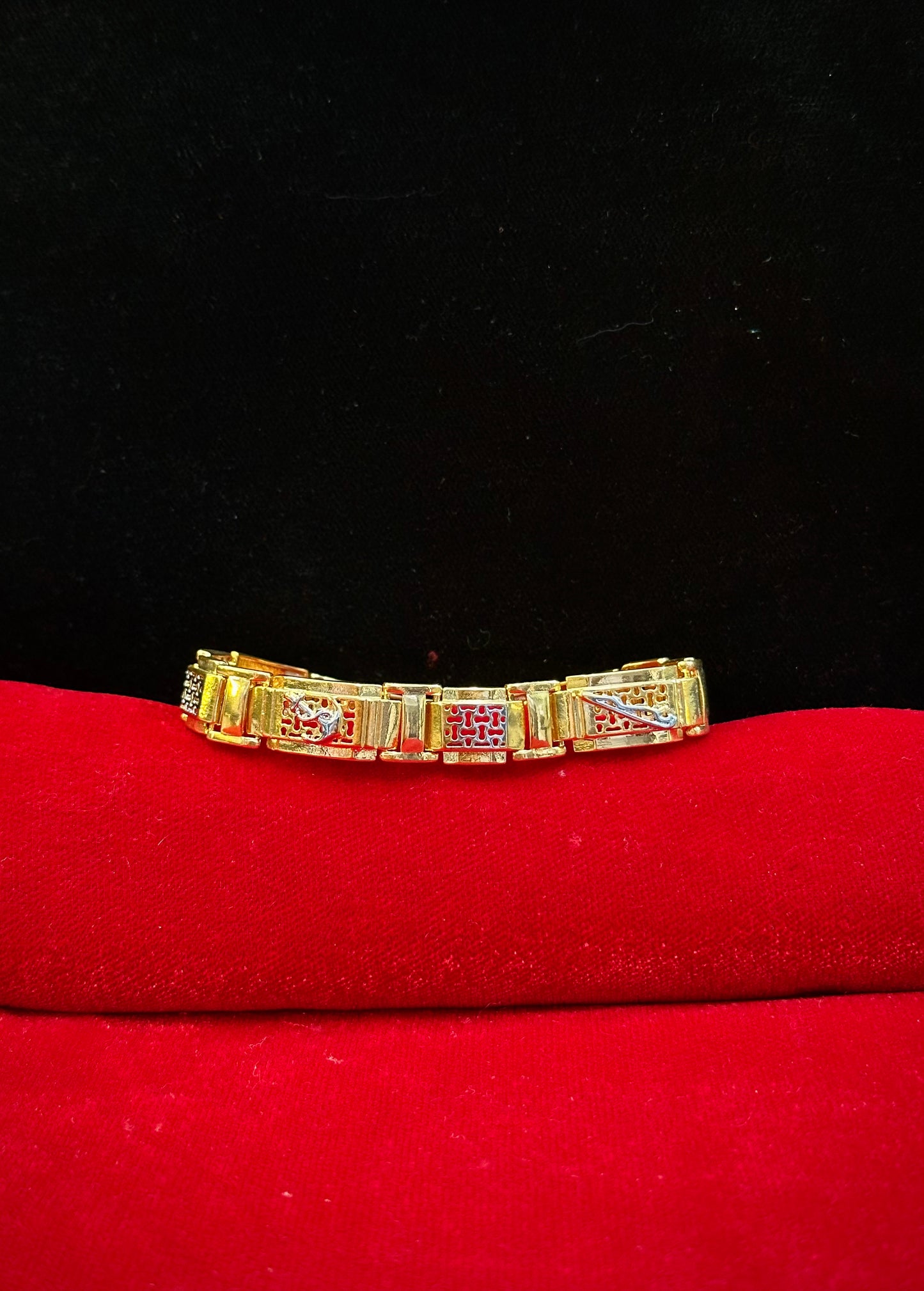 Golden Dynasty Bracelet- 150 Milligram Gold Forming, 8-Inch Length, 25 Grams
