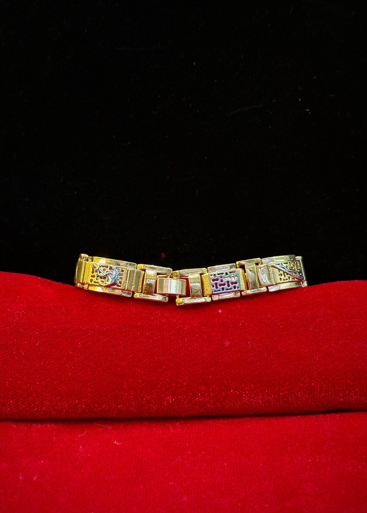 Golden Dynasty Bracelet- 150 Milligram Gold Forming, 8-Inch Length, 25 Grams